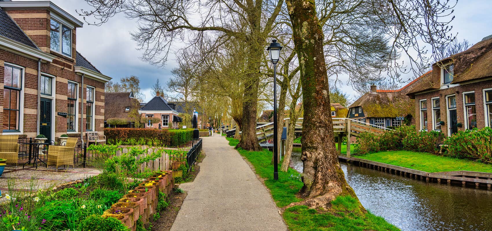 Binnenpad Street Giethoorn canal side street with most attractions